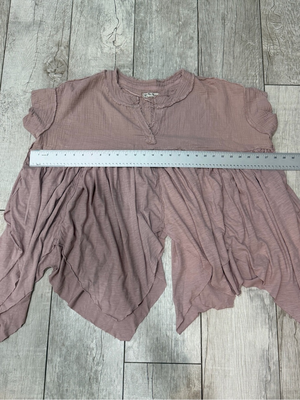 Free People Sugar Rush Babydoll Top XS Mauve Oversized Boho Handkerchief EUC - Picture 9 of 9